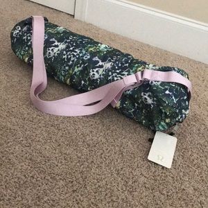 LULULEMON NWT YOGA MAT BAG